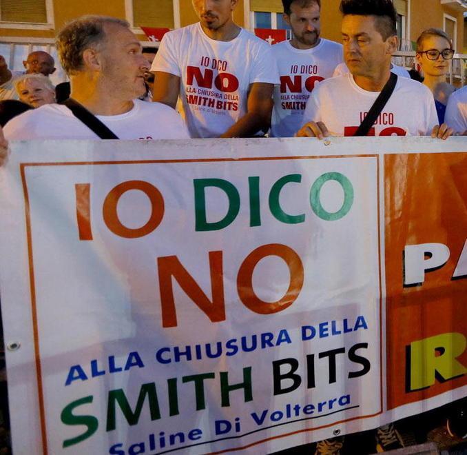 Sulle tribunette la protesta dei lavoratori Smith