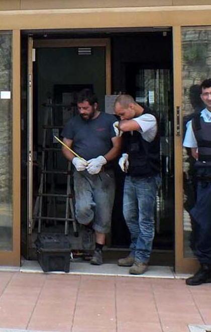 Tentano di rubare in banca ma sono costretti alla fuga 