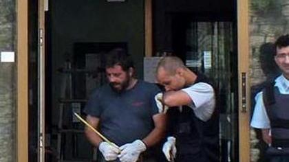 Tentano di rubare in banca ma sono costretti alla fuga