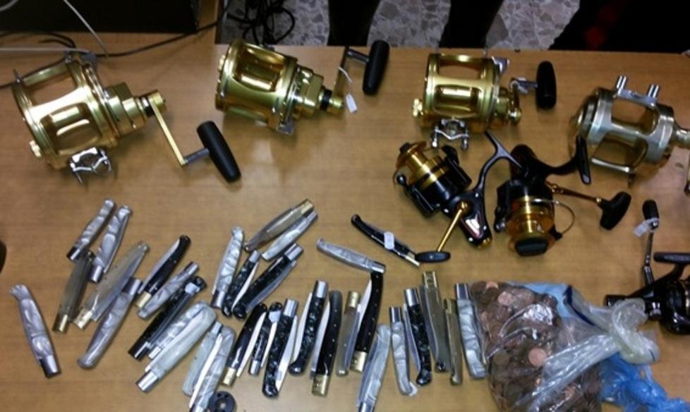 Senza benzina dopo il furto, due arresti