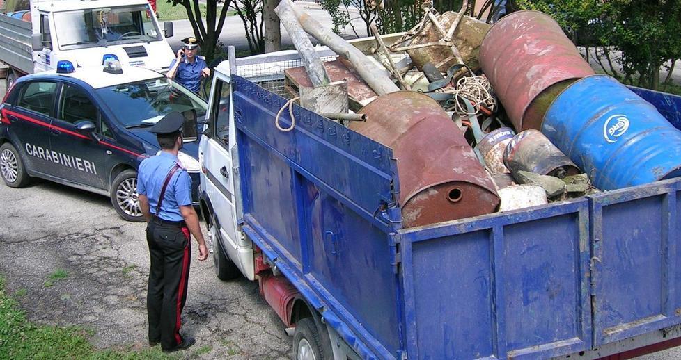 I carabinieri li arrestano dopo la rapina 