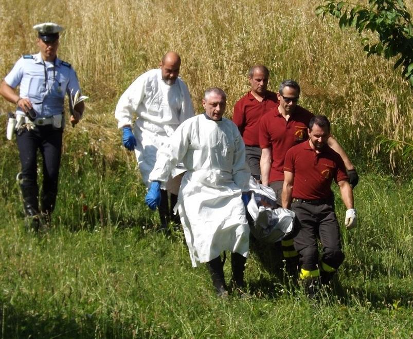 Pavullo, trattore si rovescia: muore agricoltore 