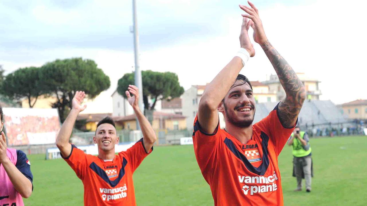 Nicola Falasco resta in arancione per la stagione 2015-16