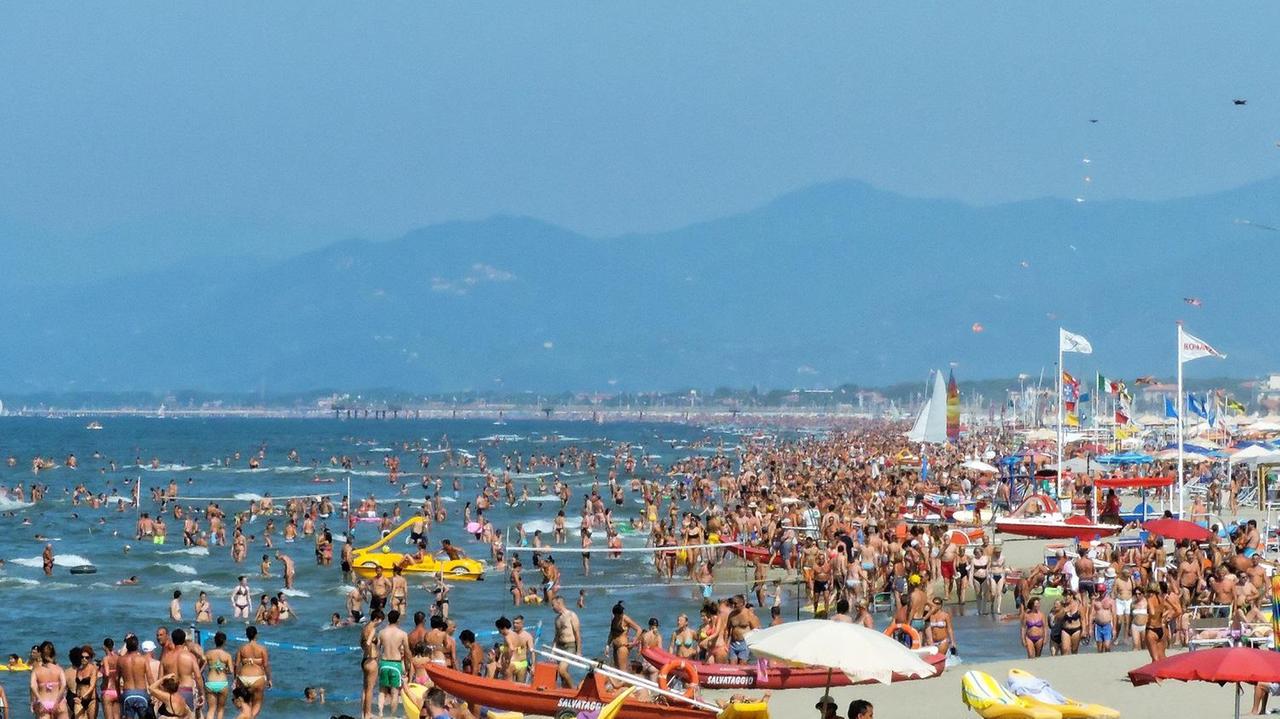 Divieto di balneazione revocato. Per Arpat le acque sono ok