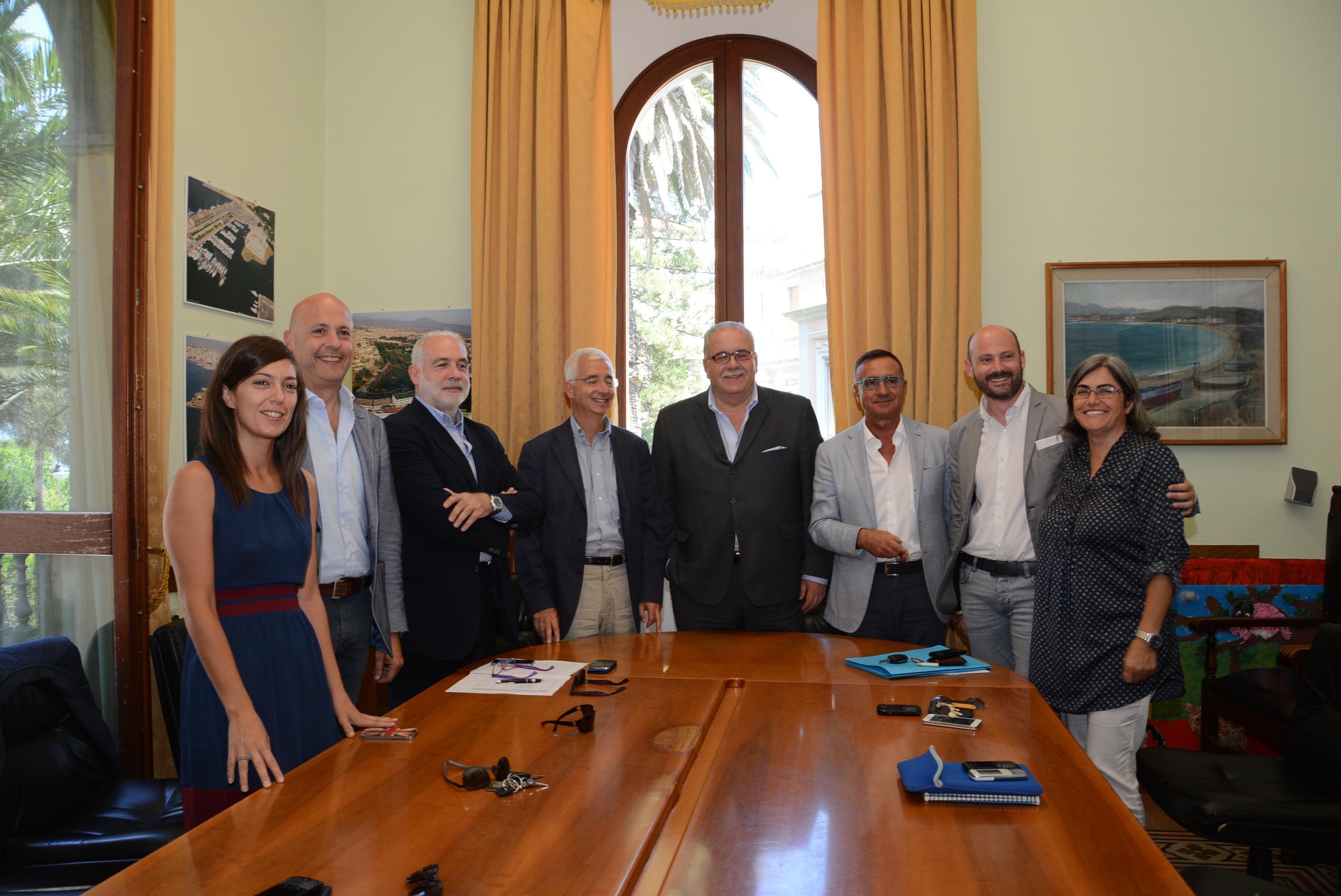 L'assessore regionale Paci con la giunta comunale di Olbia