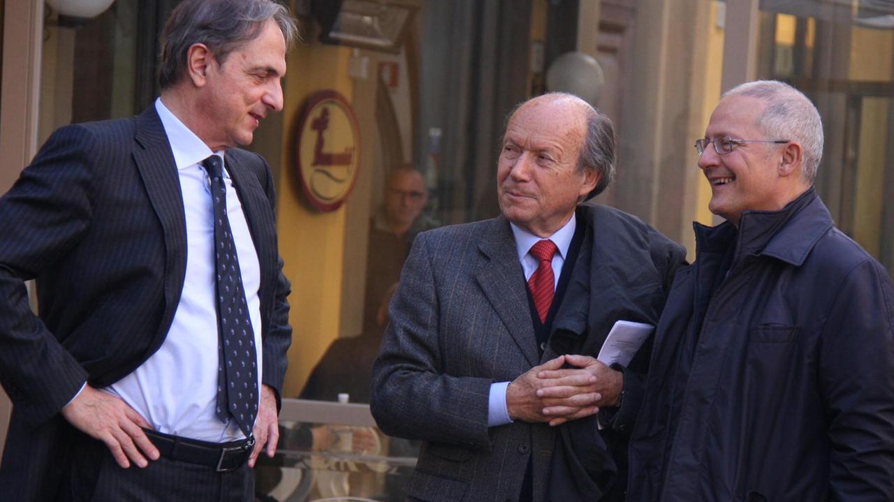 Dicembre 2011: l'ex sindaco Cenni con l'ex procuratore Tony e l'ex presidente del Tribunale Genovese