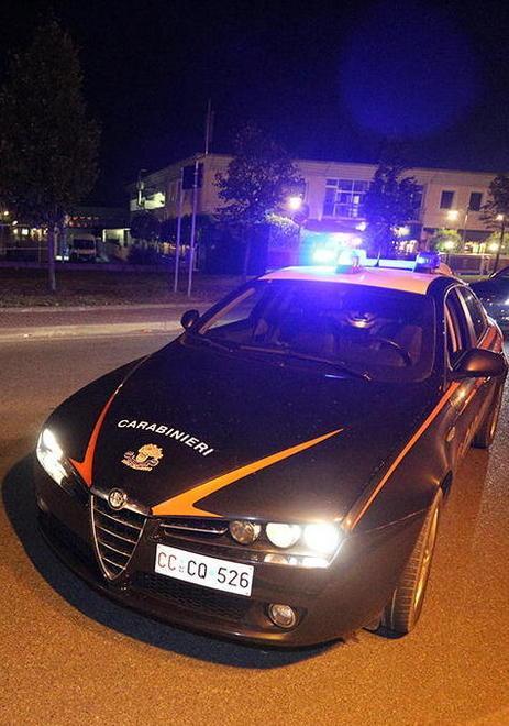 Spasimante respinto si vendica col fuoco contro l’auto di lei 