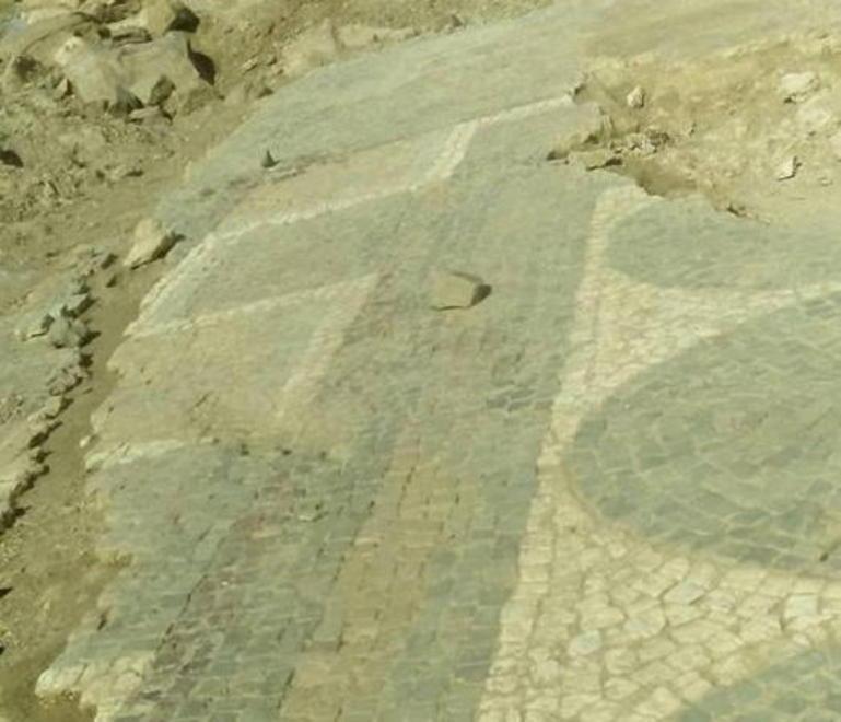 Scoperta villa romana con mosaici e terme 