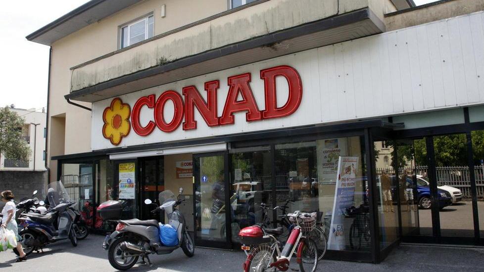 La Conad chiude un mese Camaiore senza market