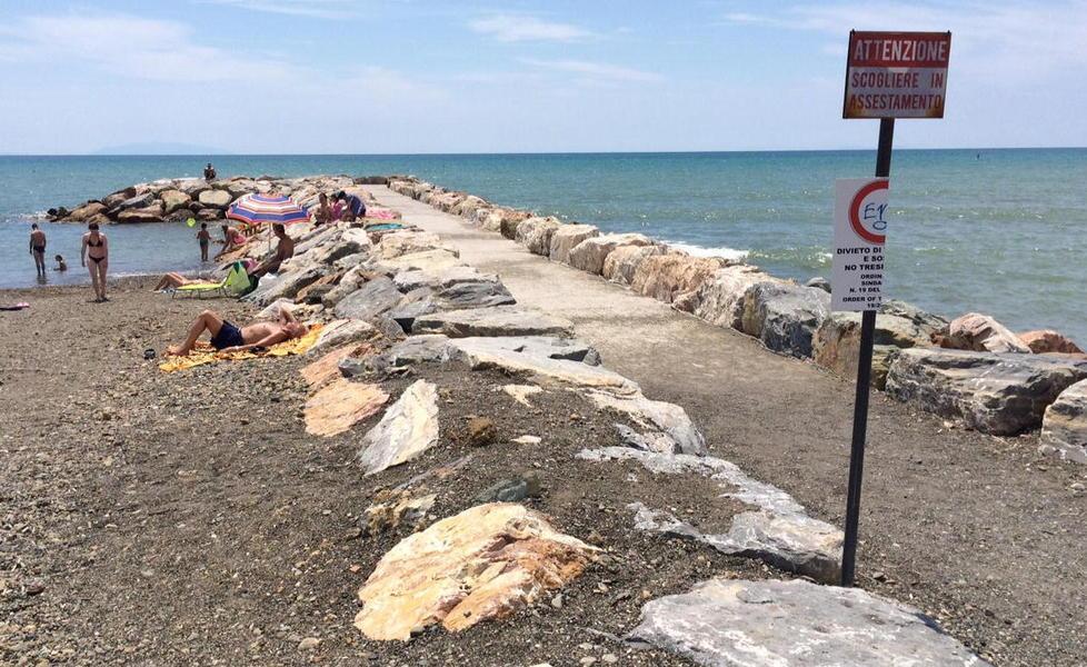 Balneazione vietata alla foce e al Fosso Nuovo 