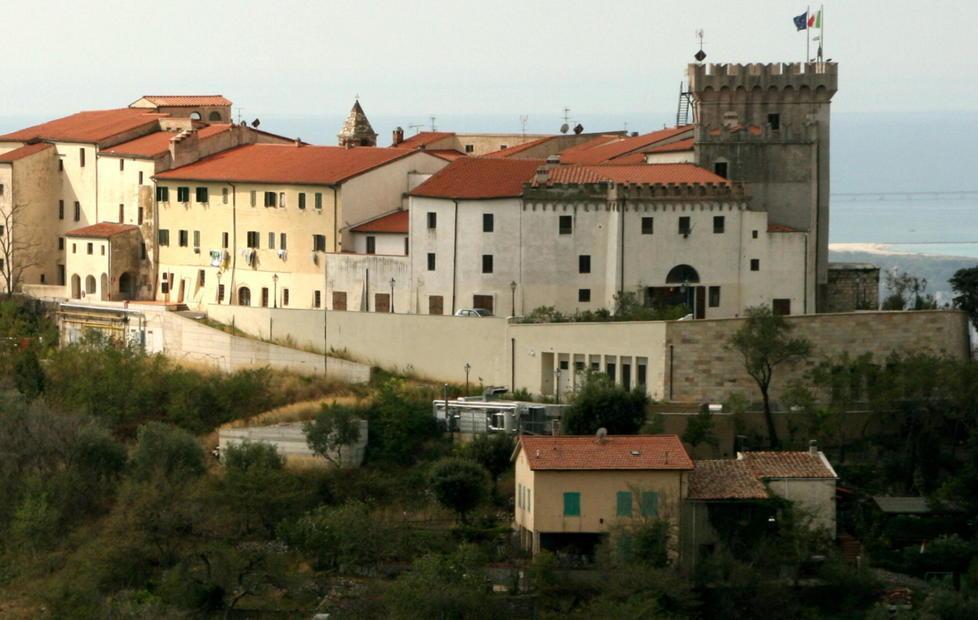 Auditorium dimenticato, esplode il caso 