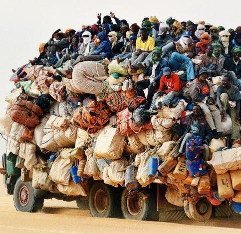 Viaggio simbolico con i migranti 