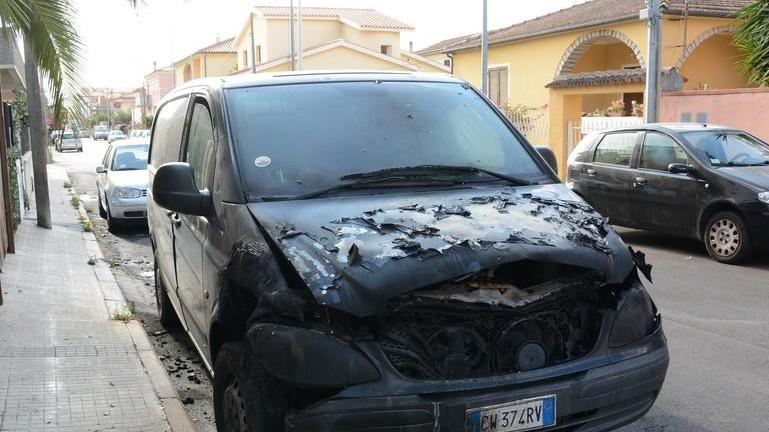 Notte di fuoco, imprenditori nel mirino