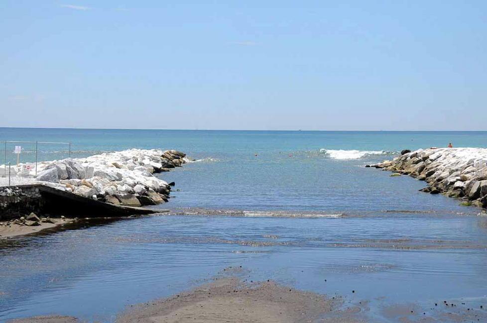 Tolto il divieto di balneazione alla foce del torrente Magliano 
