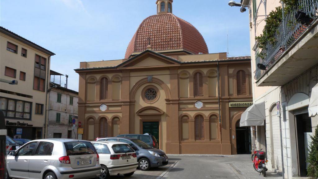 L'ingresso della sede della Misericordia