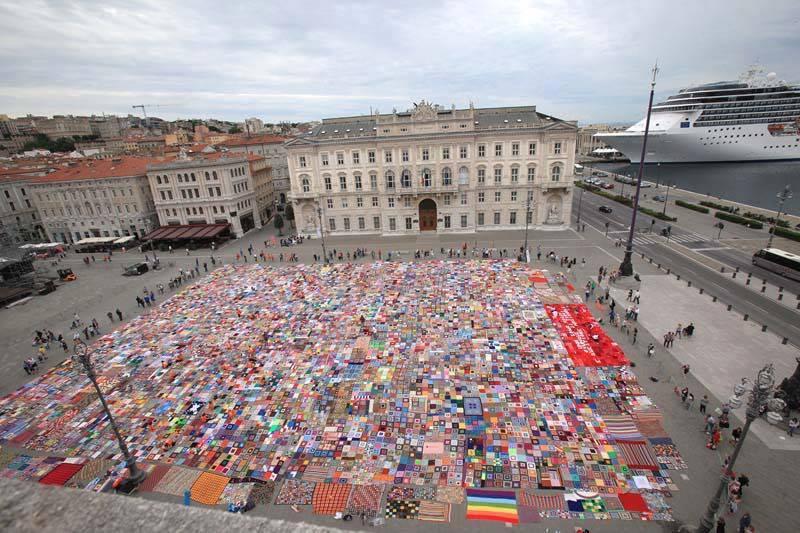 La coperta in piazza dell'Unità d'Italia vista dall'alta