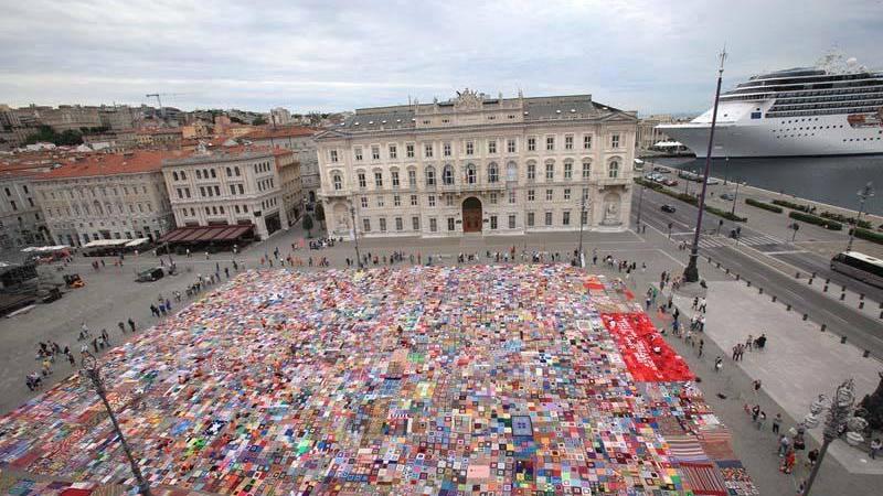 La coperta in piazza dell'Unità d'Italia vista dall'alta