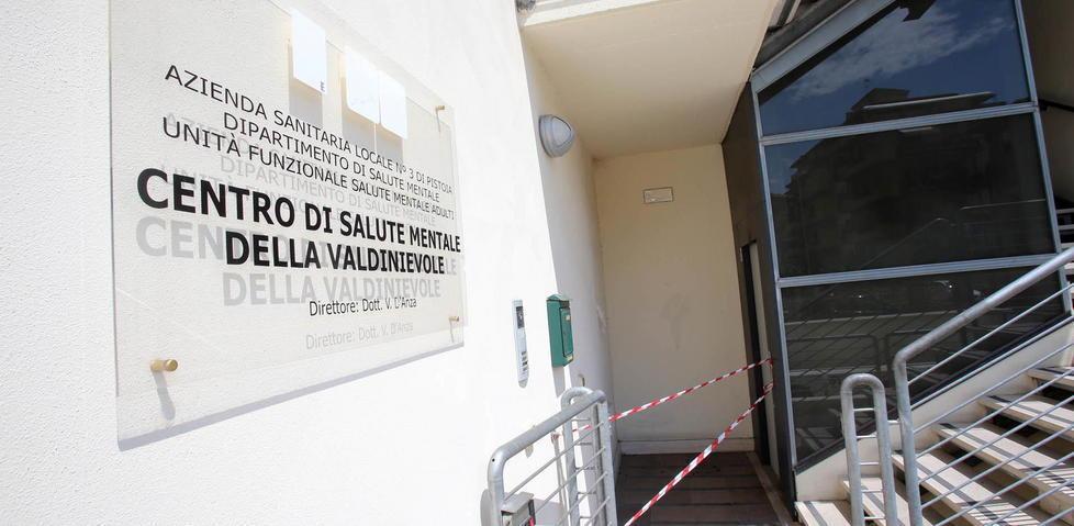 Incendiato l’ascensore del Centro di salute mentale 