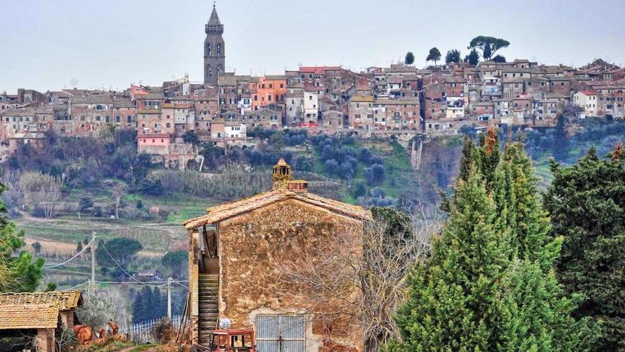 Fondi Rustici prova a vendere 2 immobili