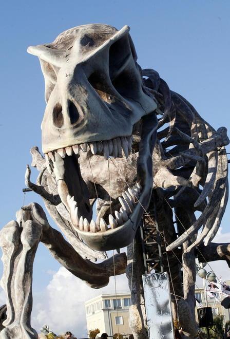 Quando dinosauri e preistoria sfilavano sui viali a mare