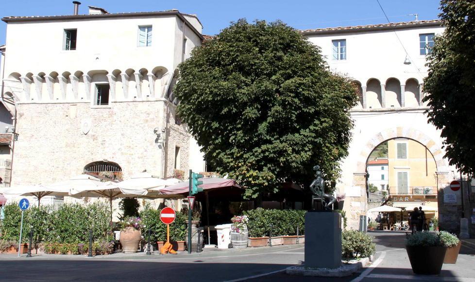 Riapre il parcheggio di piazza Carducci