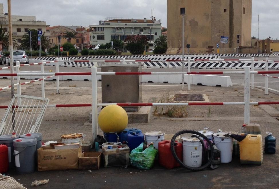 Rifiuti speciali nell’area portuale 