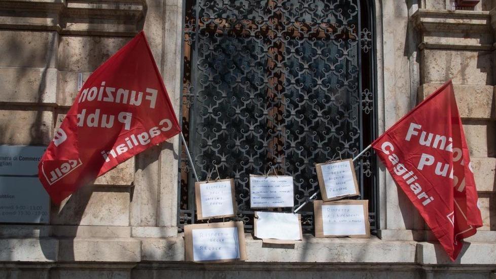 Camera di commercio, dipendenti in rivolta