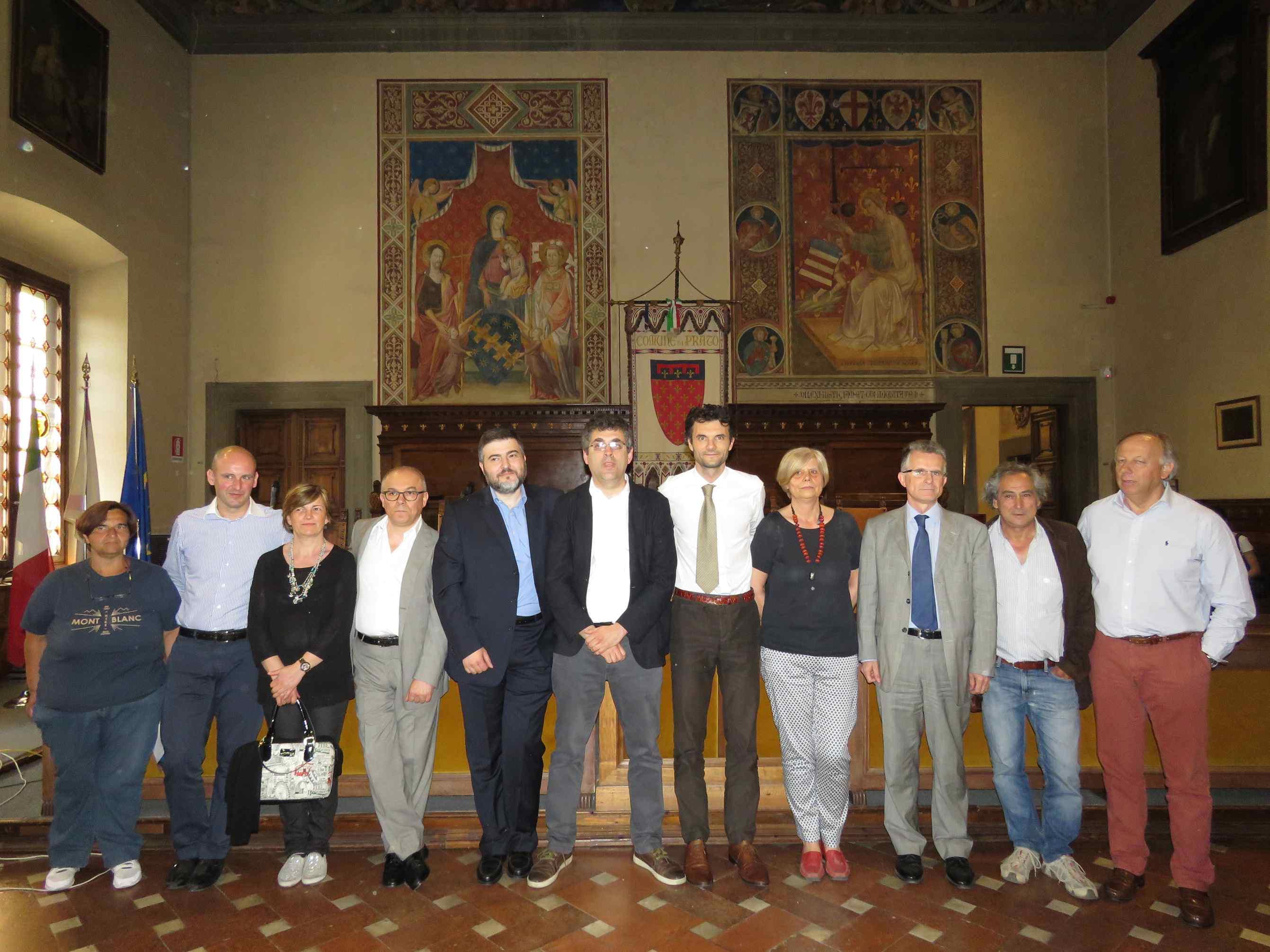 La firma della convenzione che prevede l'utilizzo gratuito dei profughi