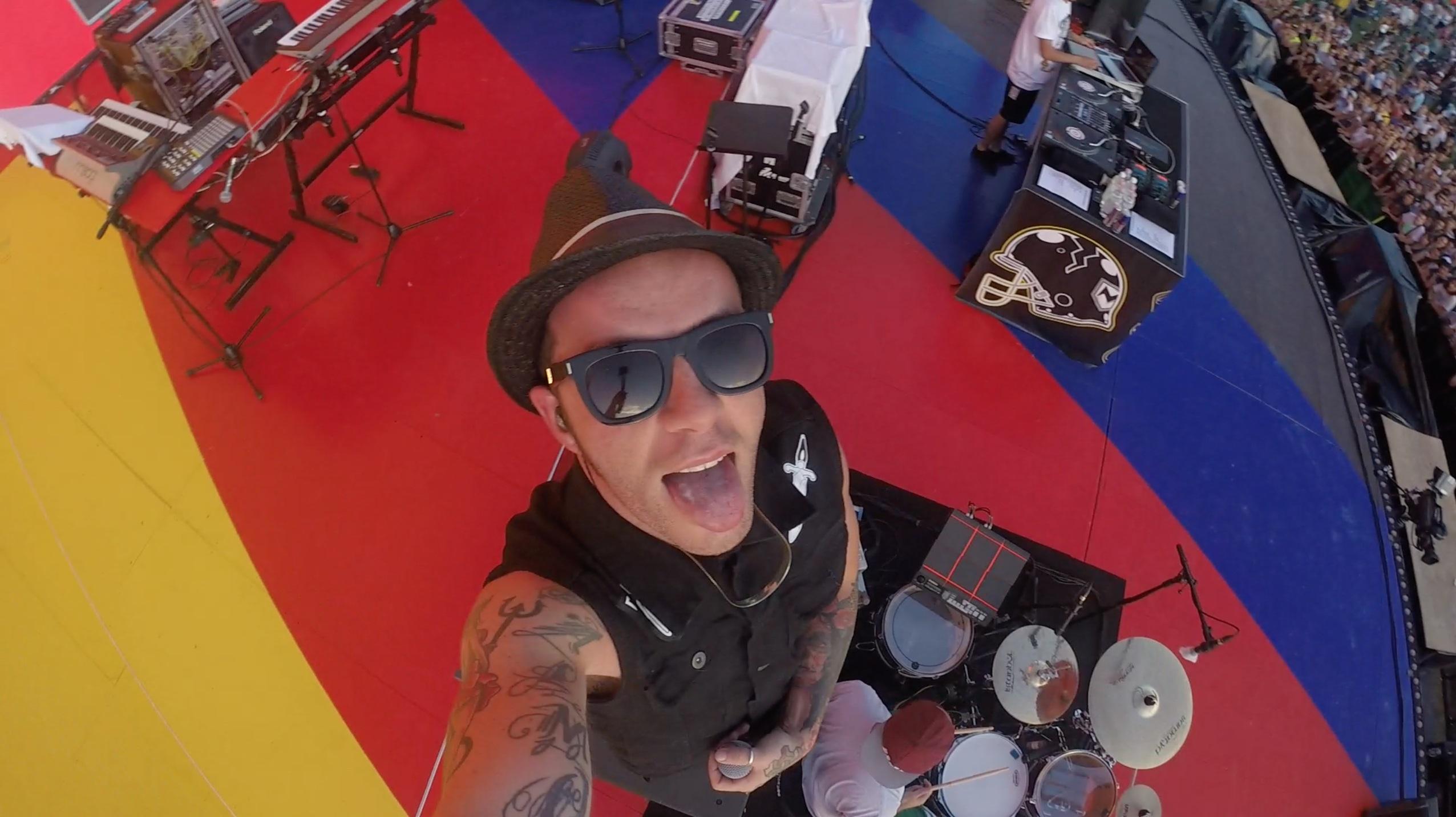 Il rapper olbiese Salmo sul palco di Ancona per la prima tappa del tour di Jovanotti