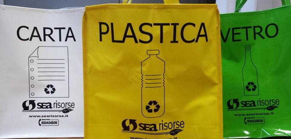 Darsena, da domani i rifiuti si portano alle isole ecologiche 