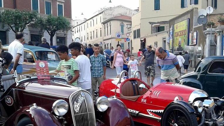 Auto storiche in mostra Successo a Piombino