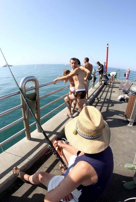 Sul pontile o sul molo per catturare l’emozione della sera che scende 