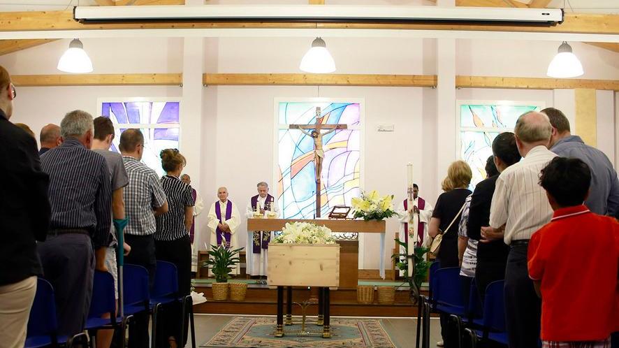 Commozione ai funerali di Andrea