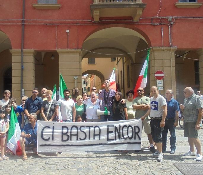 Protesta contro i nomadi, cittadini divisi 