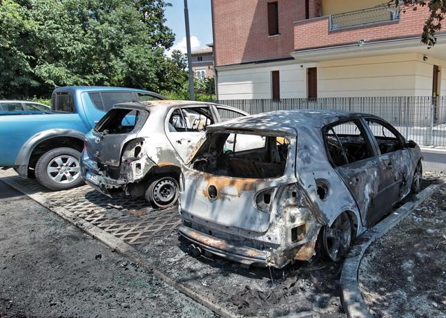 Incendiata l’auto al titolare di una coop 