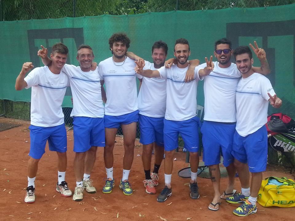 L'esultanza della squadra termale al termine della gara di andata dei playout
