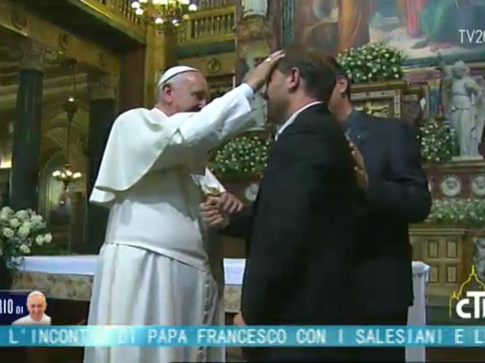 La benedizione di papa Francesco
