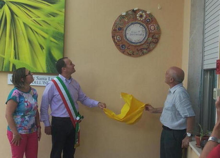 Inaugurata alla scuola materna la targa fatta dai bambini