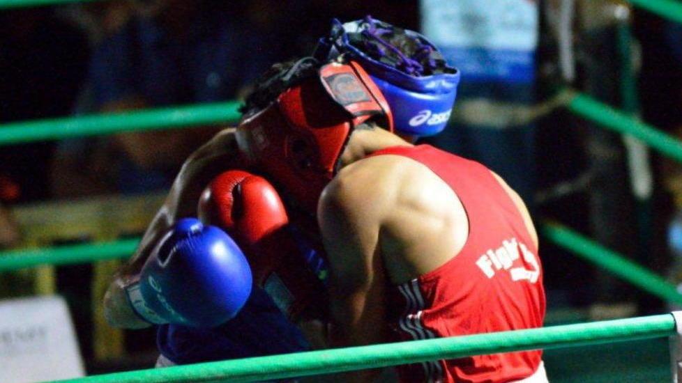 Spettacolo e tecnica con la boxe in piazza del Sale