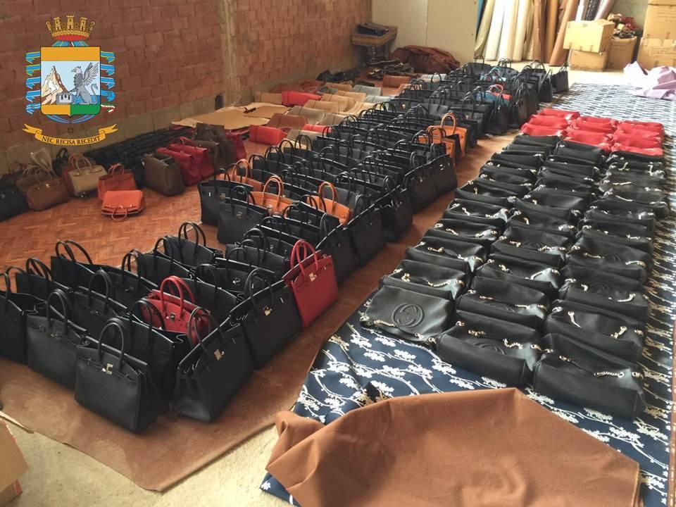 Parte del materiale sequestrato a Poggio e Signa dai finanzieri