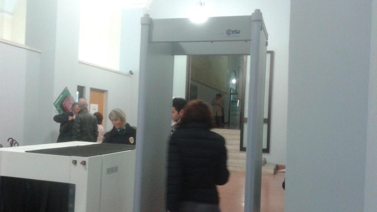 Metal-detector in tribunale