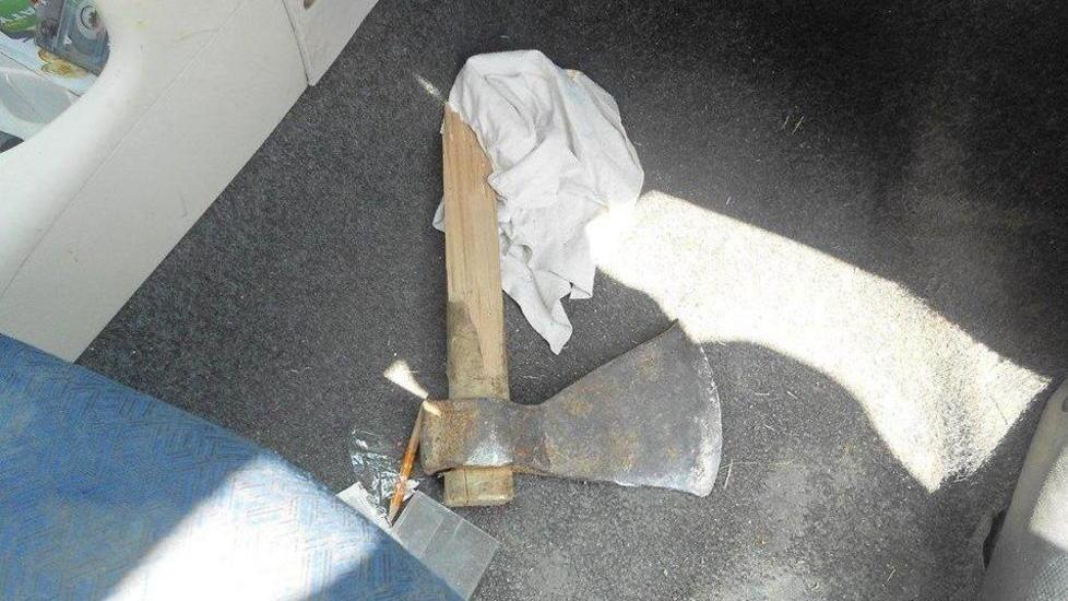Ritrova l’auto rubata e scopre arnesi da scasso in bauliera