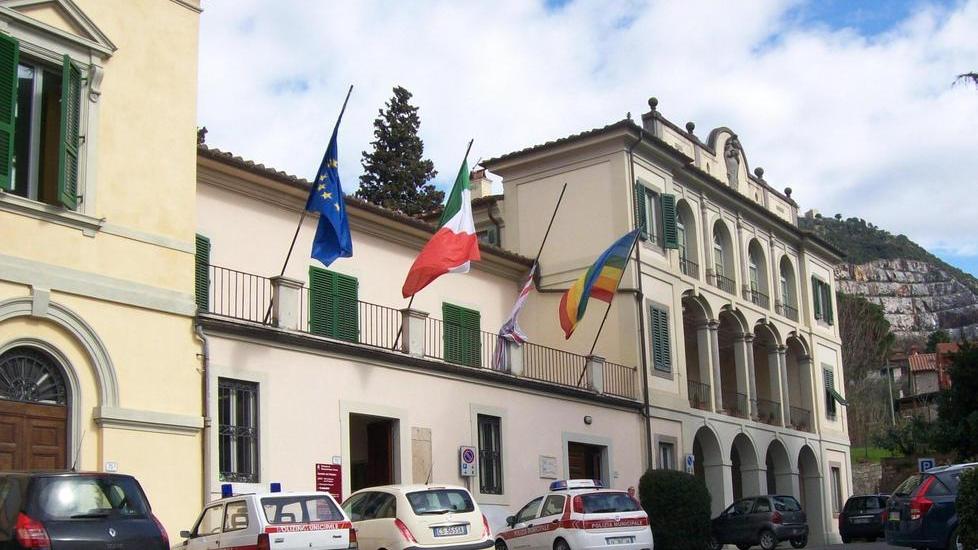«Non solo stranieri (anzi) nell’elenco dei contributi»