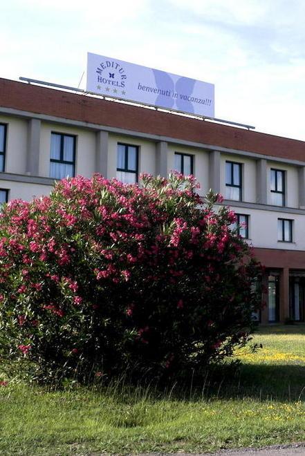 Ex Idea Hotel, il calvario infinito dei dipendenti 