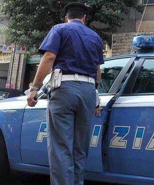 Controlli della polizia con il reparto anticrimine