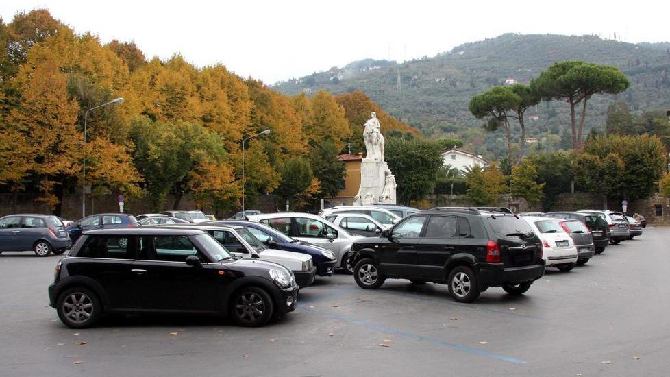 Scassinati e ripuliti i parchimetri di piazza Statuto