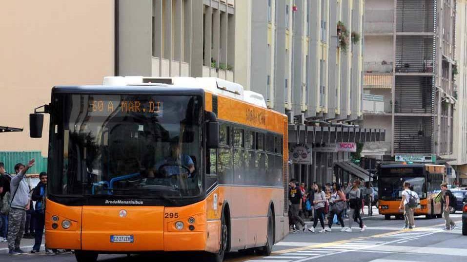 In ferie in Thailandia senza autorizzazione Licenziato autista Atn