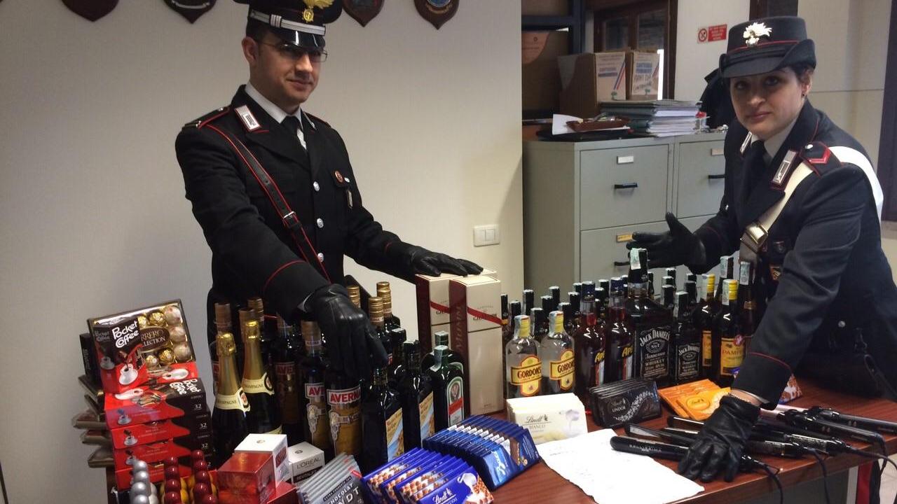 Decine di furti nei supermercati, denunciata banda di rumeni