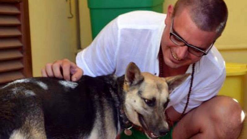 In tempi di crisi c’è da aguzzare l’ingegno: Gabriele è dog-sitter