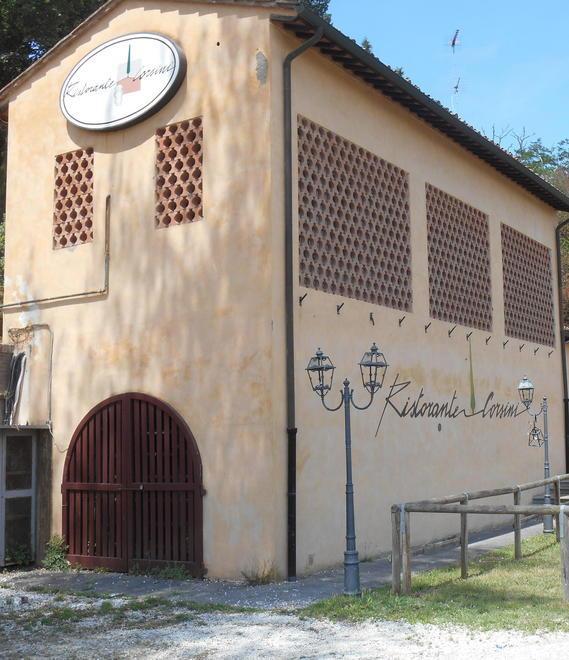 In ritardo il bando per il ristorante e intanto i vandali spadroneggiano 